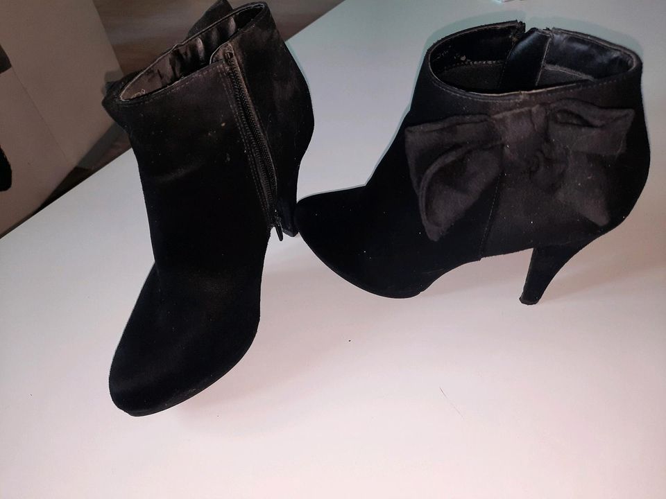 Schwarze high heel Stiefel 39 Catwalk in Dortmund