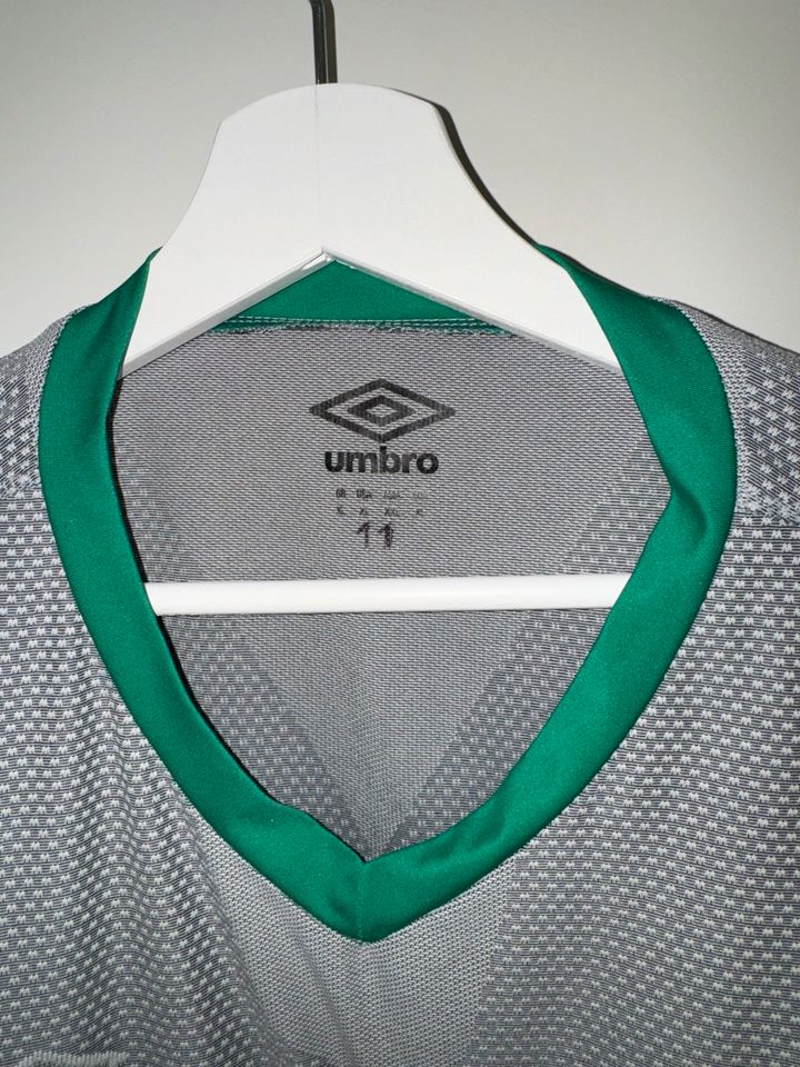Werder Bremen Trikot Hose original getragen von Nummer 5 & 3 & 11 in Lastrup