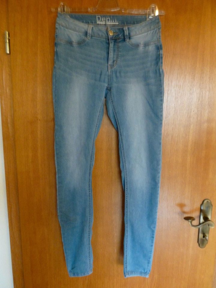 Jeans Damen Frauen Gr. 36 hellblau in Vilsbiburg