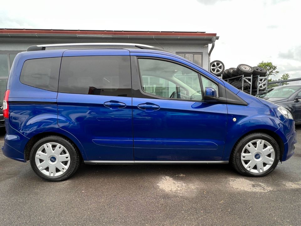 Ford Tourneo Courier Titanium*1 Hand*Export* in Schweinfurt