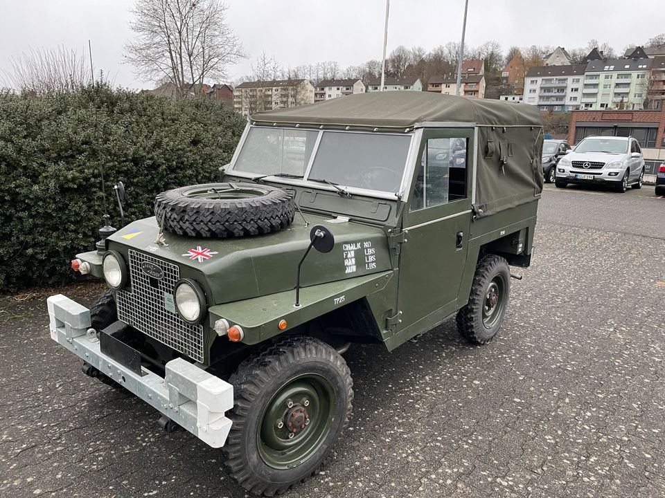 Land Rover Defender Serie Half Ton Lightweight in Kreuztal