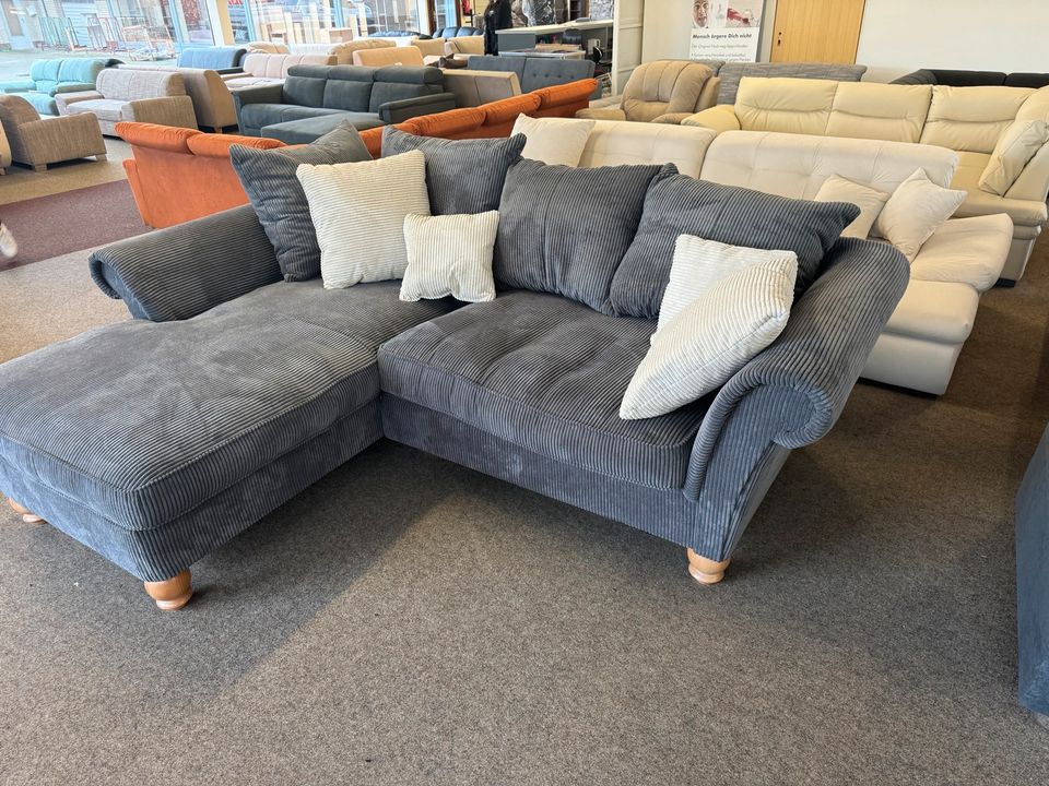 Sofa Ecksofa Cauch Sessel Tisch Wohnlandschaft in Wietzen