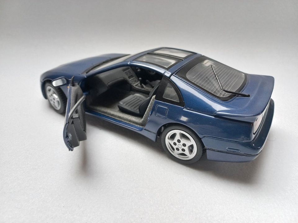 SELTEN Kyosho Maßstab 1:18 Nissan Fairlady Z 300ZX blau in Oranienburg