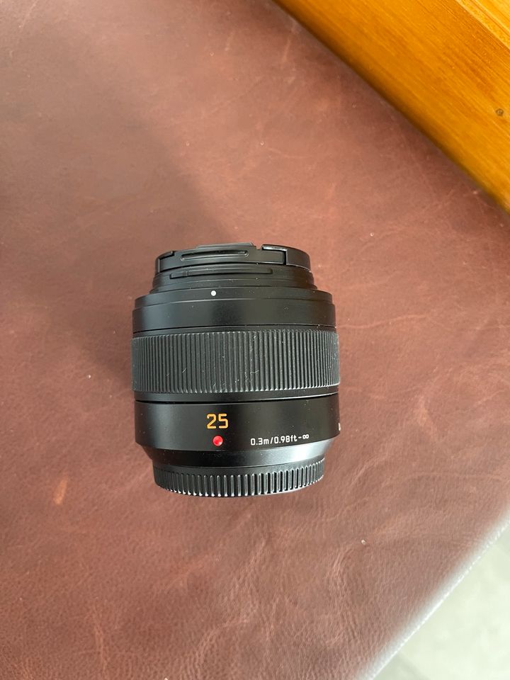 Panasonic Lumix Leica DG Summilux 25mm 1.4 II MFT Objektiv in Göttingen