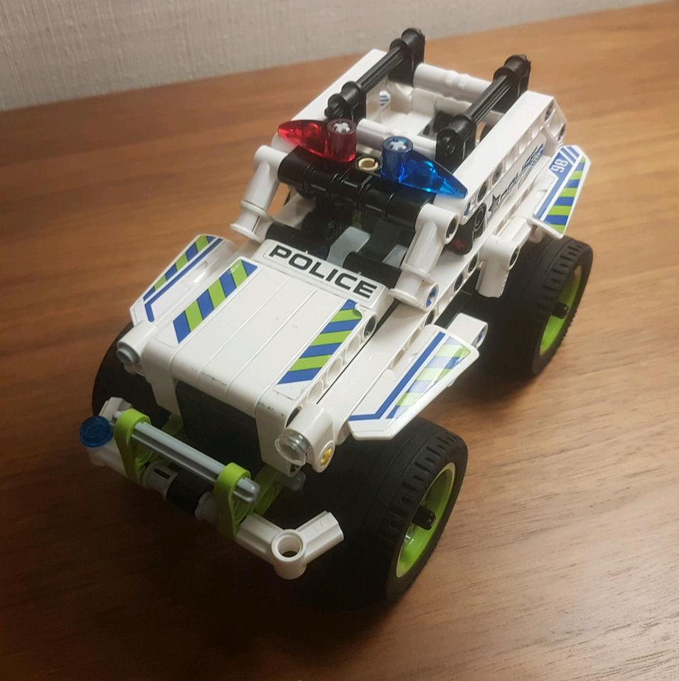 Lego 42047 Police Interceptor Polizeiauto in Cappeln (Oldenburg)