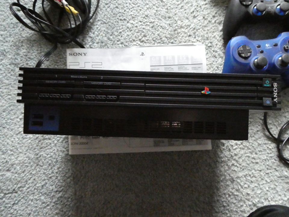 Play Station 2 - Modell: SCPH-30004 – PAL mit Zubehör in Berlin