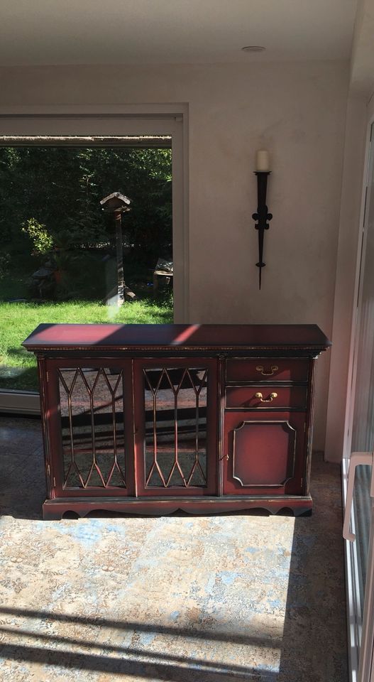 Sideboard  mit Vitrine in Hofheim am Taunus