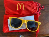 2x Mc Donalds Sonnenbrille in Gelb mit Tasche OVP NEU Hessen - Kronberg im Taunus Vorschau