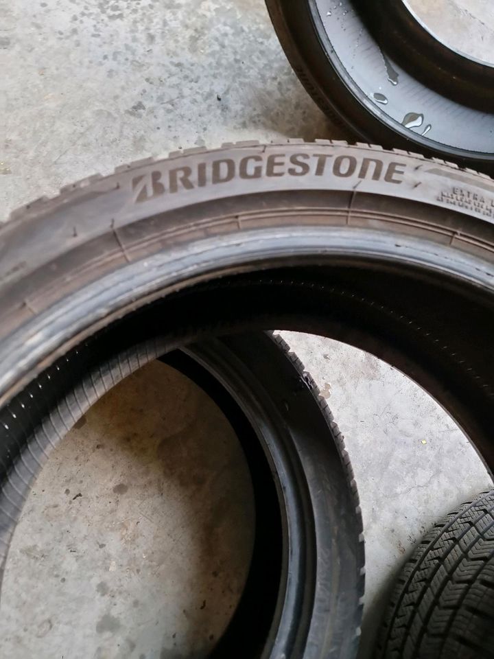 2x oder 4x 225 40 R18 92Y XL Bridgestone & vredestein Reifen in Stuttgart