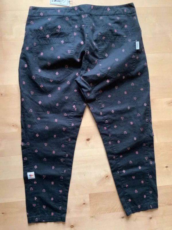 Maloja Hose neu mit Etikett ..schwarz mit coolem Muster NEU Gr.40 in Ulm