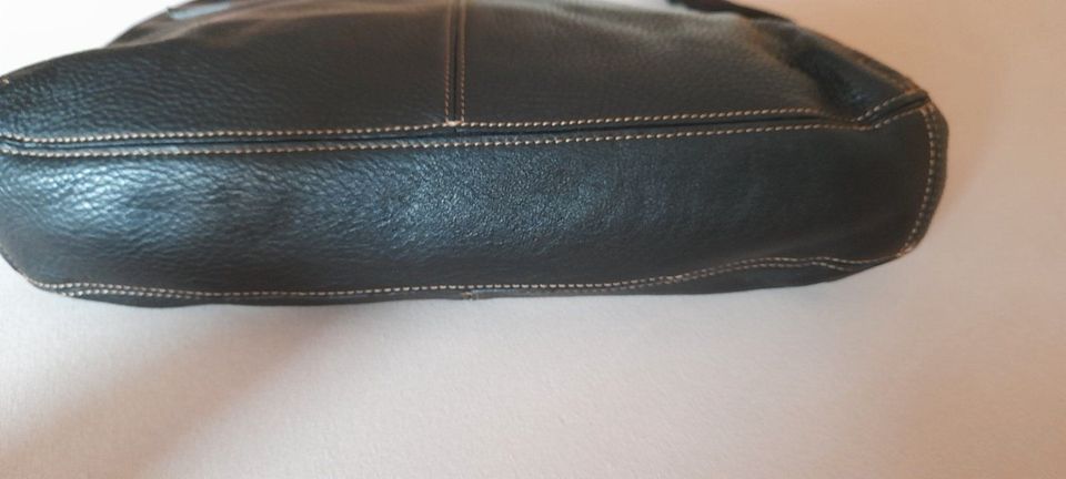 Handtasche Leder schwarz von ESPRIT in Freystadt