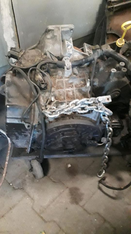 Ford Mondeo Mk1 Automatikgetriebe 2,5L V6 mit Wandler + Anlasser in Voerde (Niederrhein)