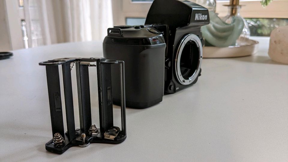 Nikon F-801s Analogkamera Spiegelreflex Autofokus in Köln