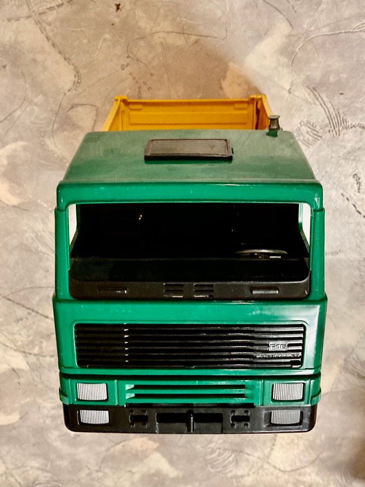 Bruder Lastwagen 40cm, Spielzeuglaster, Kipper, LKW, neuwertig in München