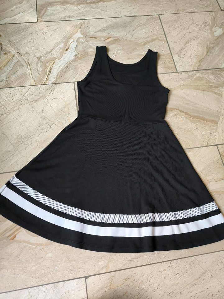 Mini-Kleid Kinder  Gr. 146/152 in Marbach am Neckar