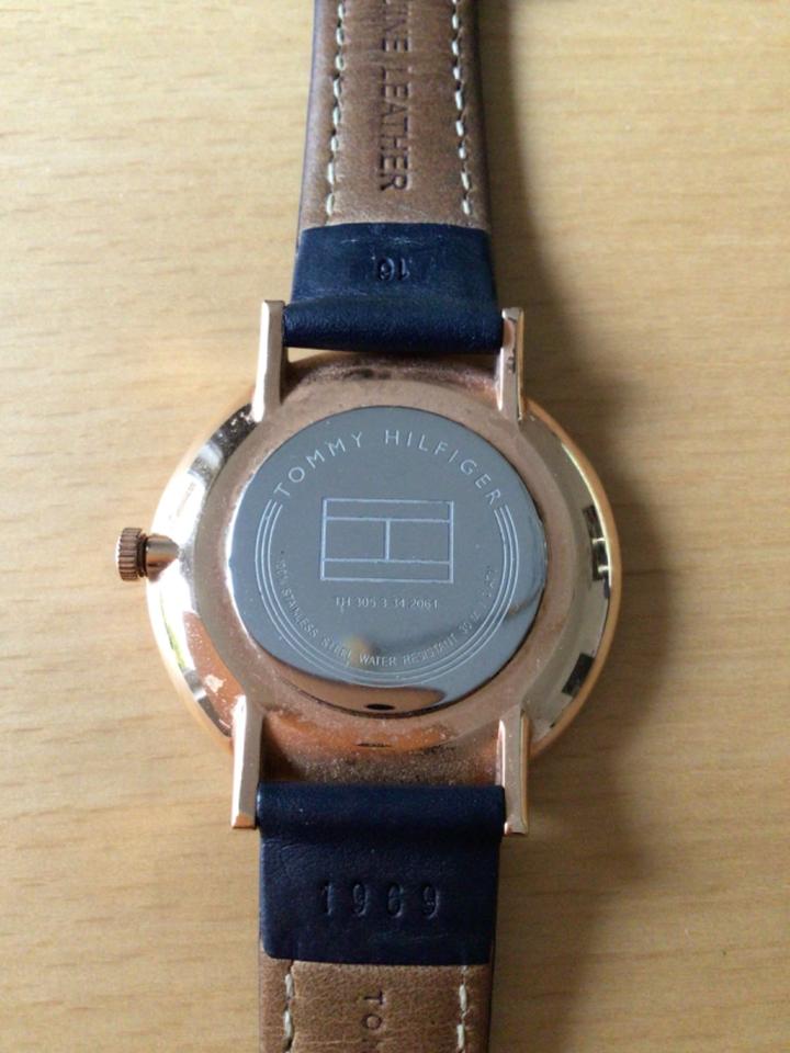 Tommy Hilfiger Uhr Damen Roségold / Armband Dunkelblau wie neu in Garbsen