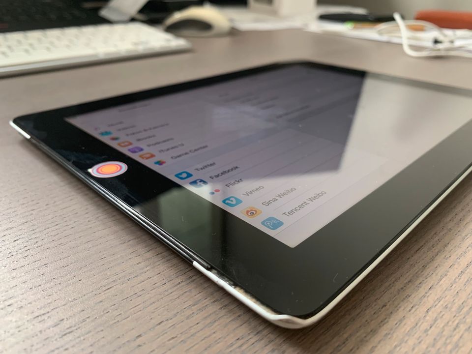 Apple iPad 2nd Gen 64GB WLAN + Cellular, (9,7 Zoll) in Pirna