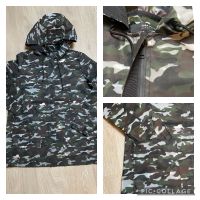 ZARA Regenjacke camouflage grün schwarz braun Gr.M Nordrhein-Westfalen - Olpe Vorschau