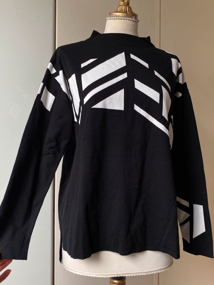 Schwarz weißer Pullover mit Halbkragen von Gerry Weber Gr 40 in Neuss