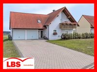 Interessantes und gut vermietetes Einfamilienhaus mit sonnigem Garten, Doppelgarage in Vilseck Bayern - Vilseck Vorschau