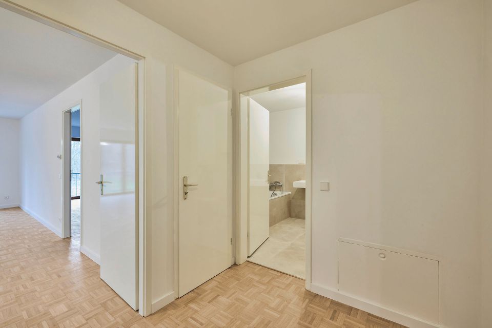 Bezugsfreie EG-Wohnung mit 2 Zimmern, Balkon, direktem Gartenzugang & Stellplatz in Berlin