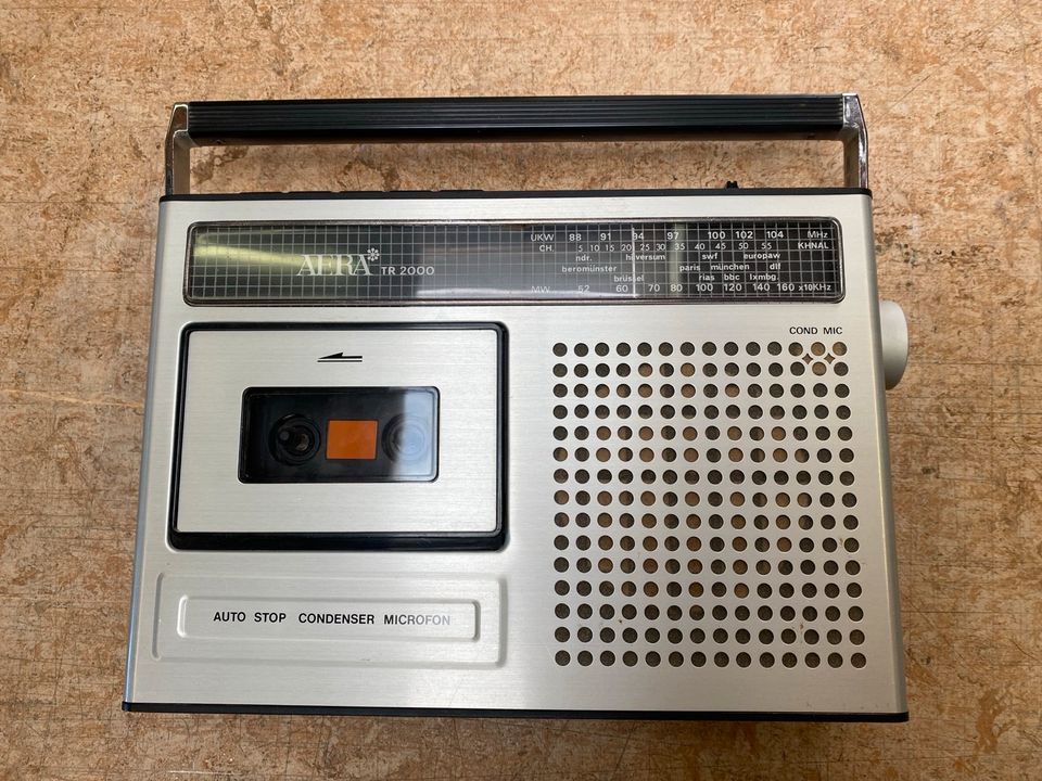 Radio mit Kassette vintage AERA TR2000 in Lübeck