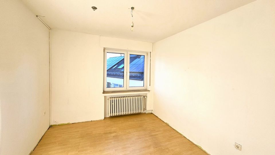 -RESERVIERT- Großes Einfamilienhaus auf großem Grund in Löhne, inkl. 30 m² im Dachgeschoss in Löhne