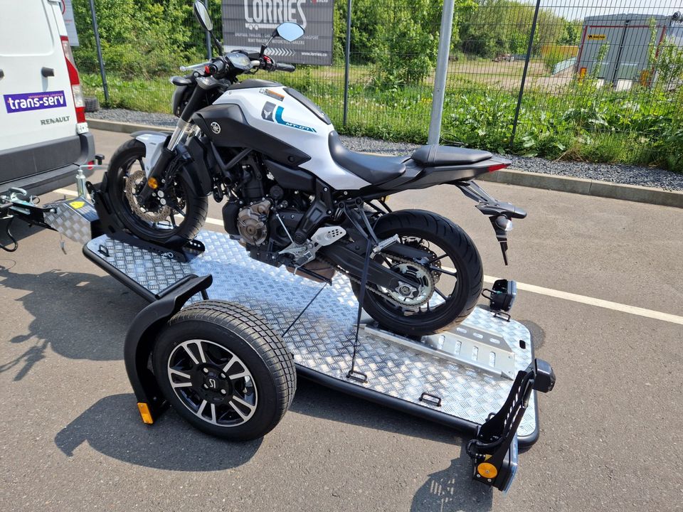 TOP Trailer Motorrad Anhänger absenkbar+klappbar MT-1 Lorries NEU in  Nordrhein-Westfalen - Weilerswist, Gebrauchte Auto-Anhänger kaufen