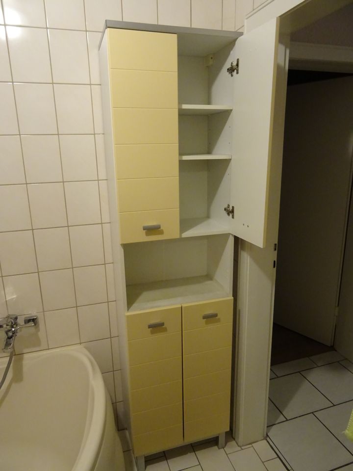 Badezimmerschrank-Set in Eschweiler
