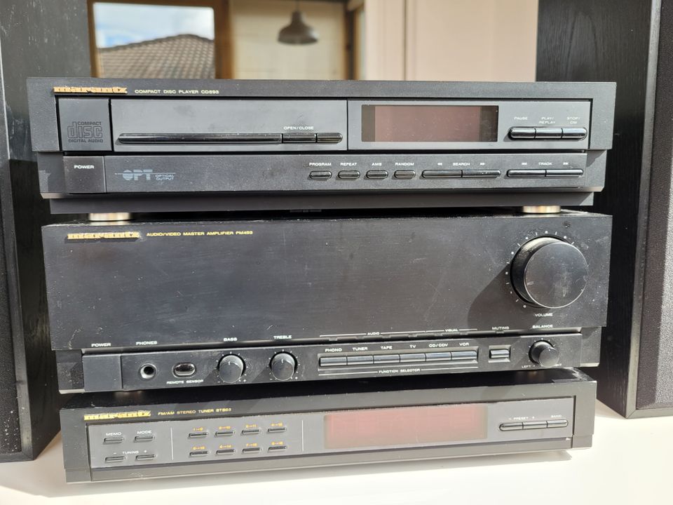 Marantz-Stereo-Anlage inkl. 2 Boxen in Söhrewald