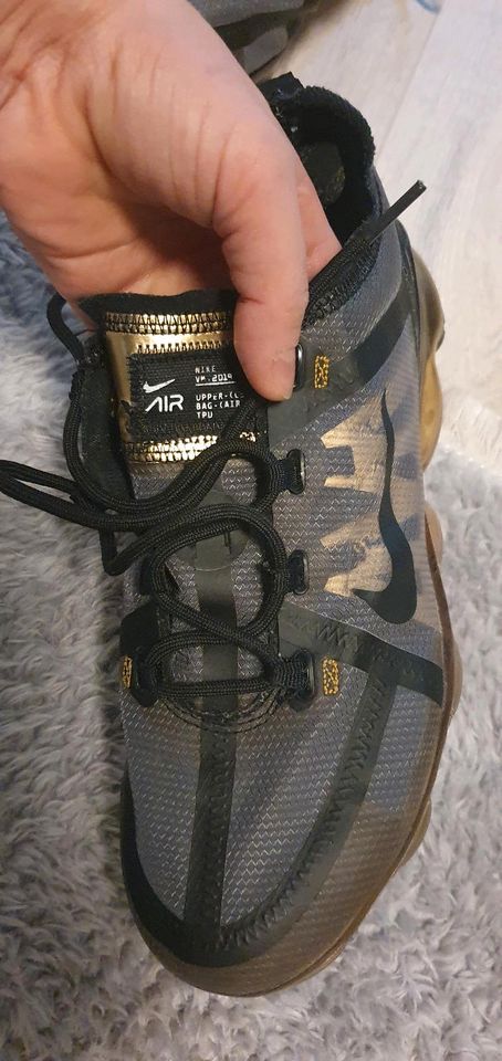 NIKE AIR VAPORMAX" Gold Black"-"Schwarz Gold" 2019 (AR6631-002) in Hamburg