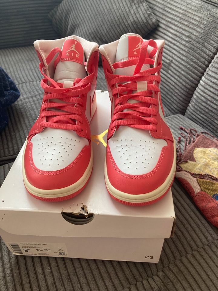 Nike Air Jordan 1 Strawberries and Cream White Sea Coral Pink 41 in Mülheim (Ruhr)