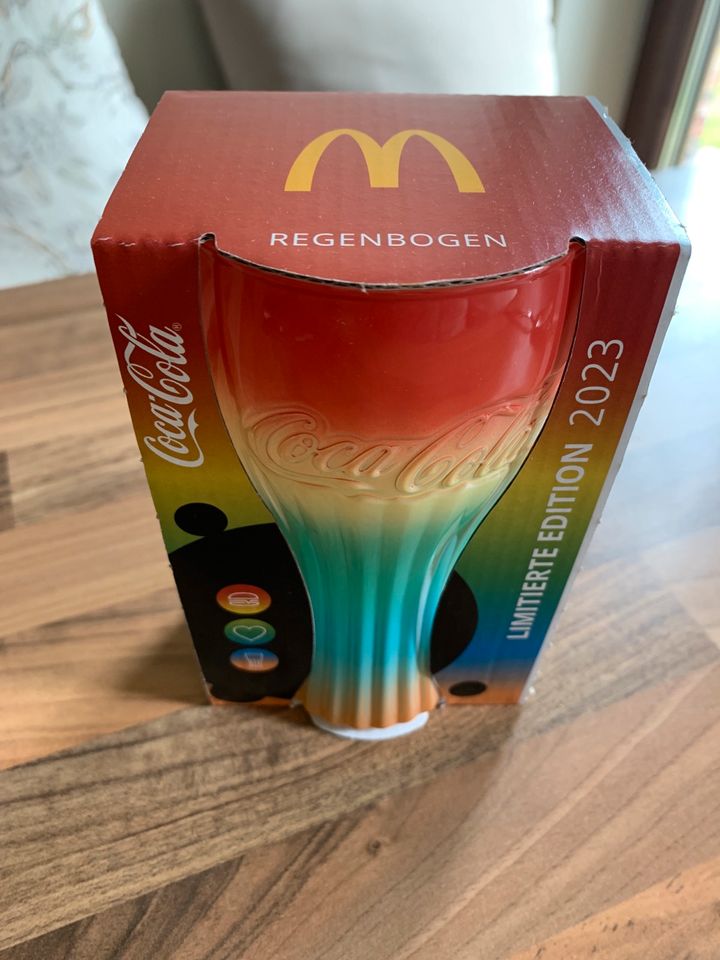 Regenbogen Glas Coca Cola NEU 2023 mc Donald in Oldenburg