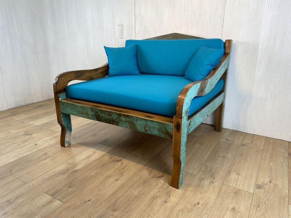 Boatwood by WMK # Besonderes kleines Sofa aus altem Bootsholz, ein handgefertigtes Unikat aus massivem Teakholz mit neuer Polsterung & Kissen # Couch Sessel Loungesessel Liege Loveseat Bootsmöbel Blau in Berlin