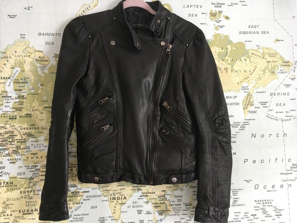 Schwarze Lederjacke von Zara, Gr. M Bikerstil in Senden