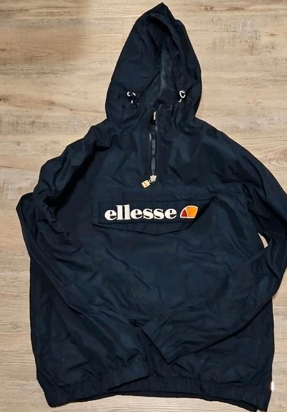 ellesse windbreaker Größe M in Dornum