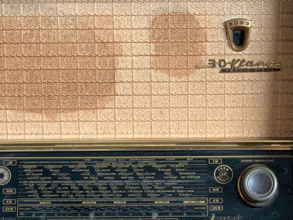 Original Grundig Röhrenradio von 1954 in Köln