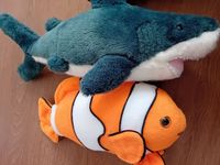 2x Kuscheltier Stofftier *Findet Nemo* Clownfisch Hai Bruce Baden-Württemberg - Schönaich Vorschau