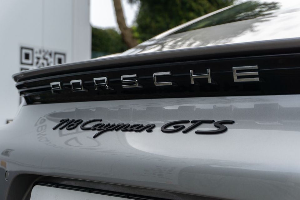 Porsche Cayman GTS 4.0 Schalensitze PDK PASM PDLS ex VAT 83.7 k in Hamburg
