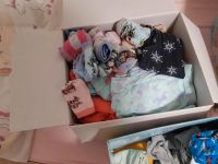 Mädchen Socken und Schlafanzug Bayern - Kößlarn Vorschau