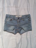 Jeans Shorts Hotpants mit Streifen blau weiß gestreift 27 Nordrhein-Westfalen - Paderborn Vorschau