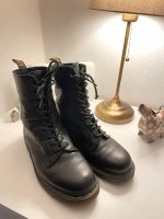 Dr Martens  Black Virginia top Zustand Nordrhein-Westfalen - Königswinter Vorschau