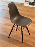 Original Vitra Eames Plastic Chair granitgrau DSW Frankfurt am Main - Nordend Vorschau
