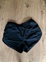 H&M Kurze Shorts Laufhose Sportschuhe Schwarz S 36 Nordrhein-Westfalen - Neuss Vorschau