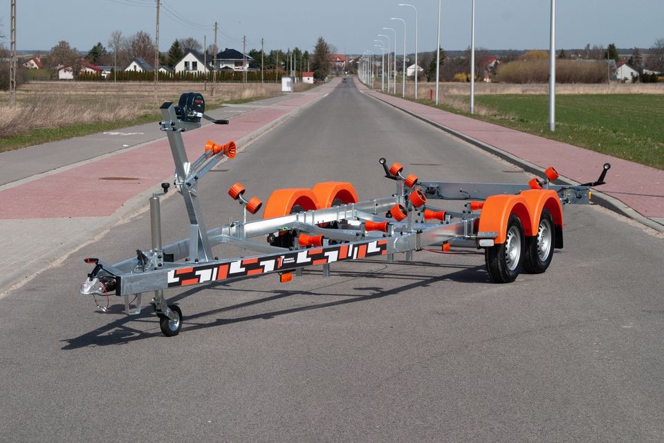 ➡️ Bootstrailer Trailer Boot Bootsanhänger 2500Kg 7,2M 100Km/h in Magdeburg