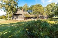 Historisches Reetdach gedecktes Haus in der Nähe des Dümmer Sees Niedersachsen - Hüde Vorschau