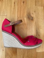 Tommy Hilfiger Sommer Sandale mit hohem Keilabsatz Berlin - Steglitz Vorschau