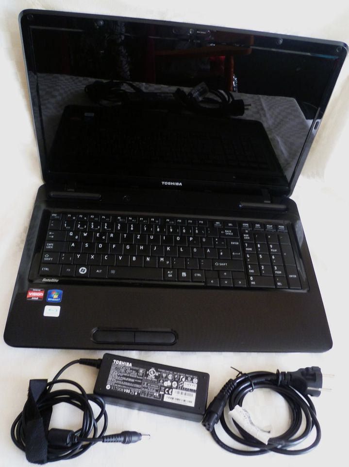 17 Zoll Notebook TOSHIBA SATELLITE L670-11 schwarz DEFEKT? in Gütersloh