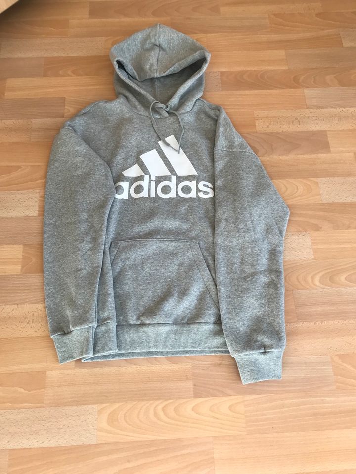 Neu von Adidas, -Kapuzensweatshirt in Remscheid