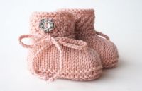 NEU Babyschuhe gestrickt Strickschuhe Baby Trachtenschuhe Wolle Sachsen - Reinhardtsdorf-Schöna Vorschau